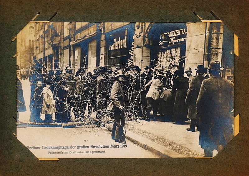 Lot 460, Auction  125, Revolution Berlin 1919-1920, Postkarten-Album mit 20 lose eingesteckten Ansichtspostkarten. Berlin 1919-1920