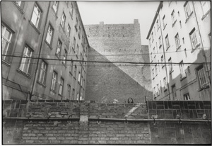 Lot 4224, Auction  126, Steinberg, Uwe, Hof, Schönhauser Allee 72