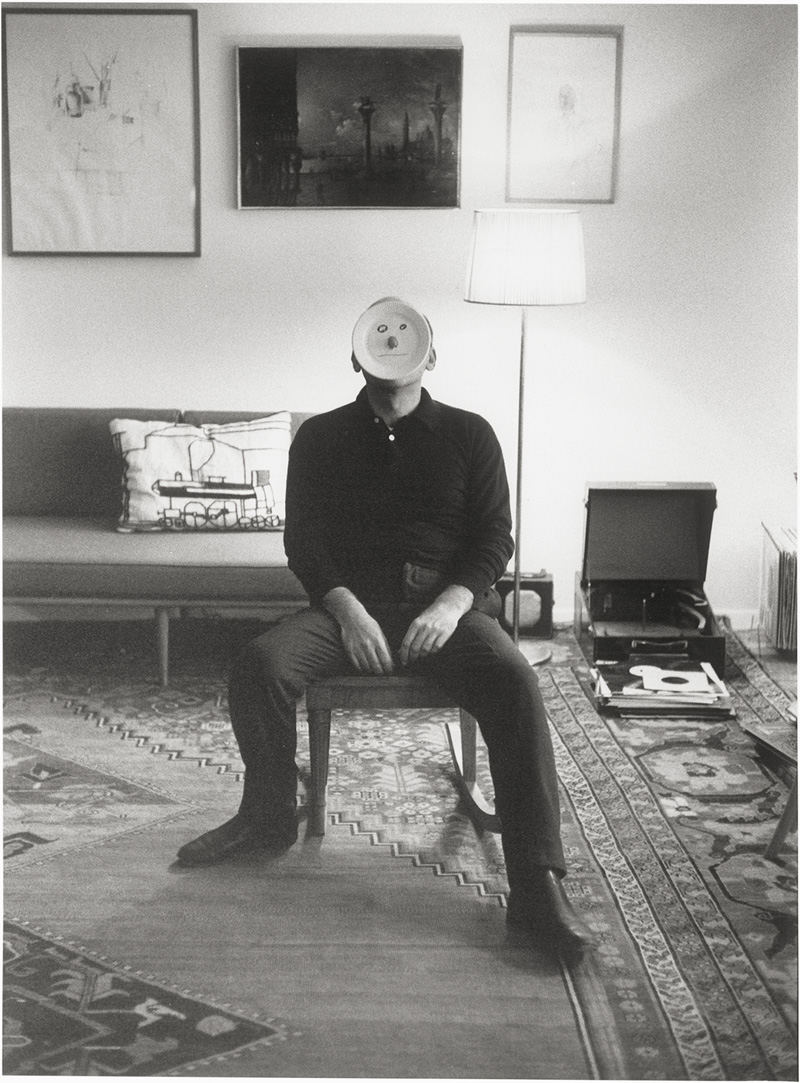 Lot 4190, Auction  126, Moses, Stefan, Saul Steinberg, New York, from the series "Künstler machen Masken"